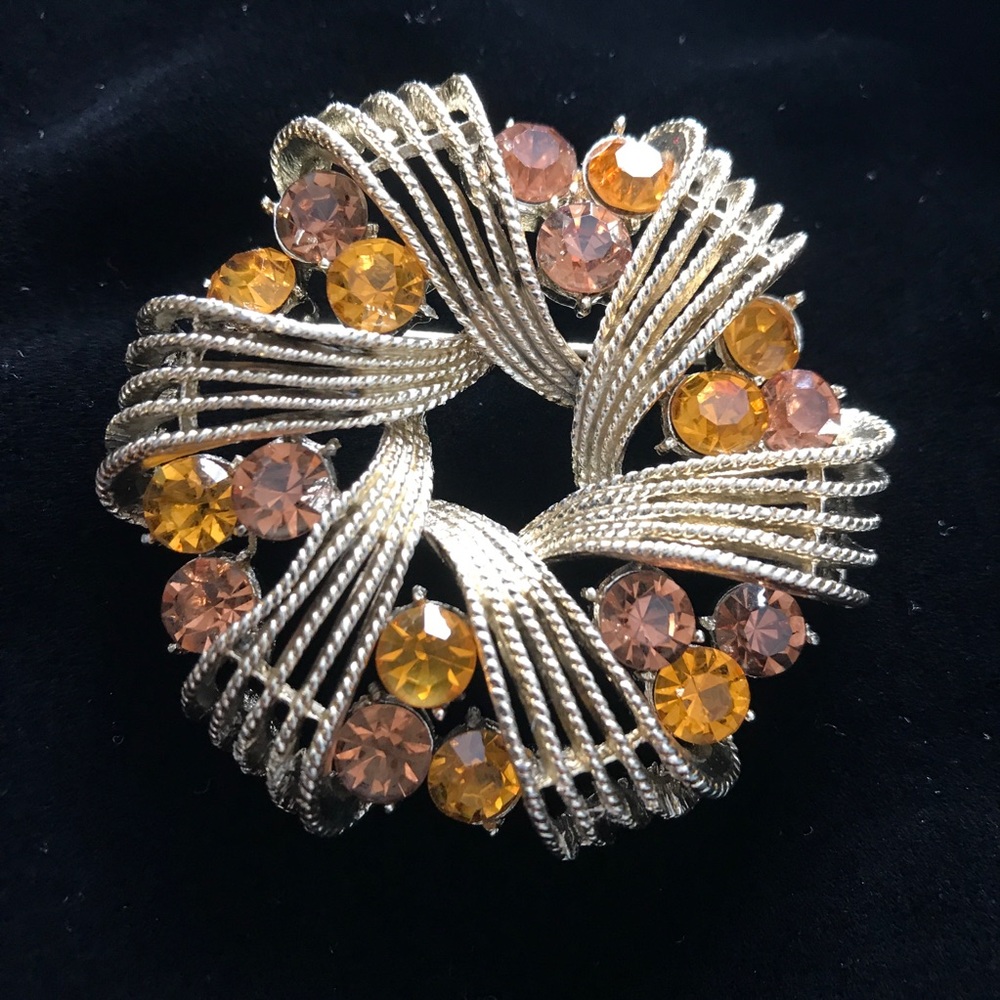 VINTAGE BROOCH